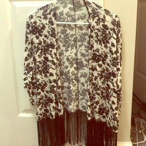 Agaci floral fringe kimono